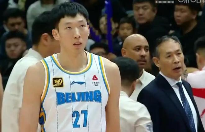 北京男篮防守意志动摇，CBA俱乐部应注重集体荣誉