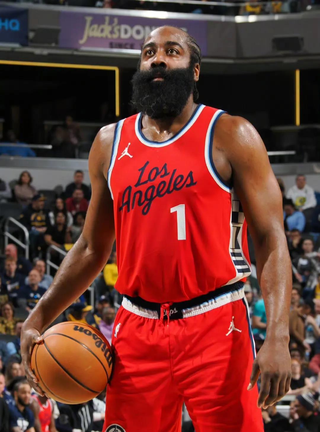 火箭客场负于老鹰，哈登独得30分难挽败局的简单介绍