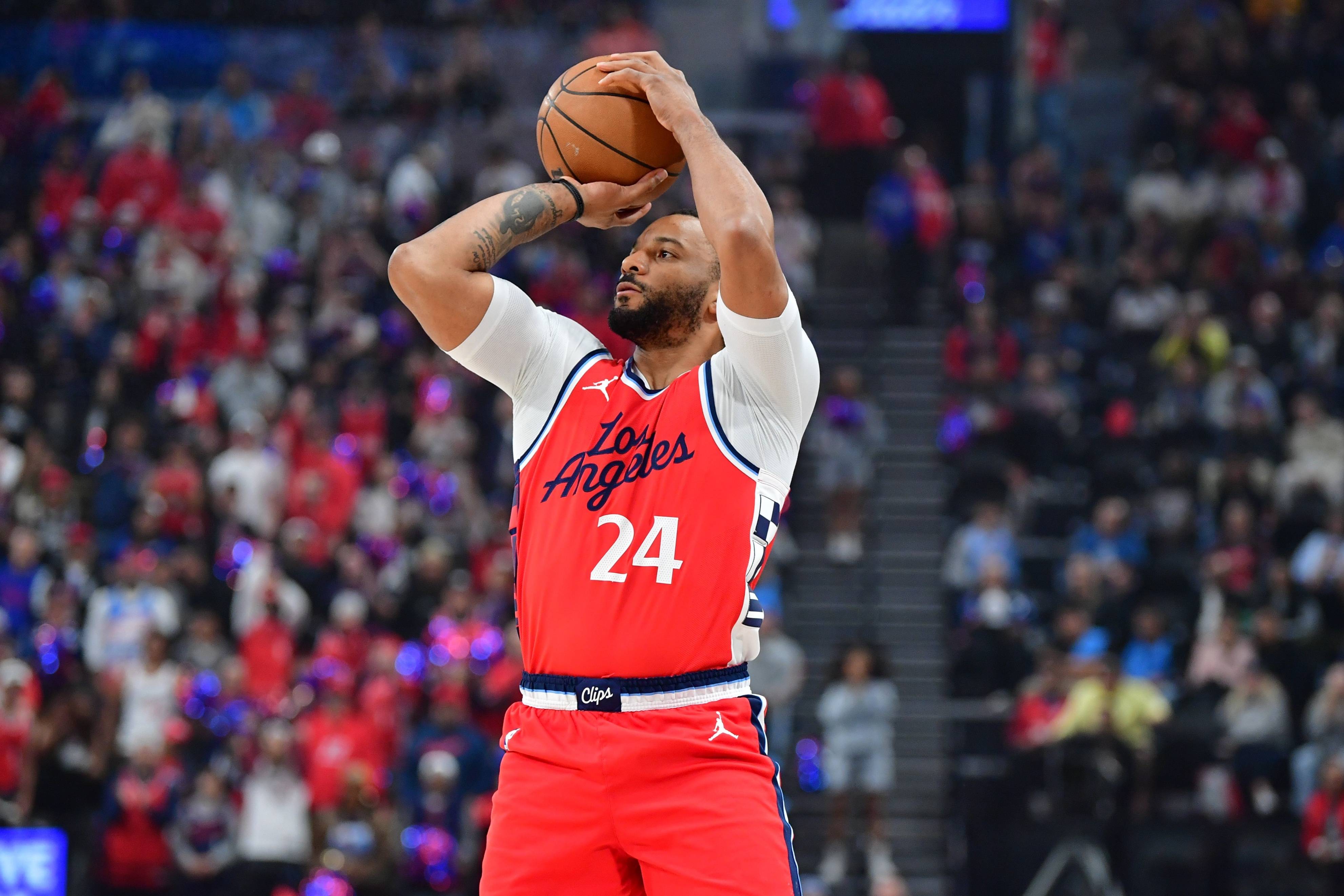 快船逆转骑士，保持良好状态